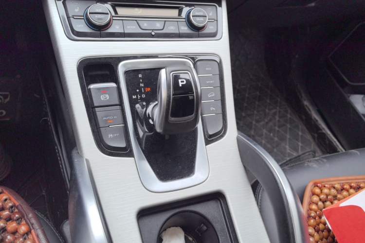 Used Geely Auto Emgrand X7 Sport 2020 1.8TD DCT Two-Wheel Drive Smart Connect 4G-Enabled Version Gear Lever