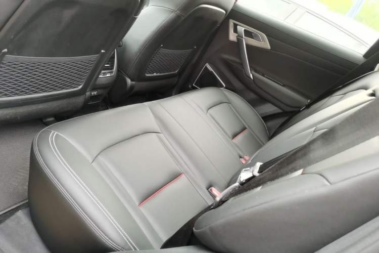 Used Geely Auto Emgrand X7 Sport 2020 1.8TD DCT Two-Wheel Drive Smart Connect 4G-Enabled Version Left Rear Seat