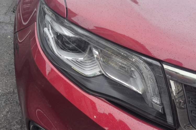 Used Geely Auto Emgrand X7 Sport 2020 1.8TD DCT Two-Wheel Drive Smart Connect 4G-Enabled Version Right Front Headlight