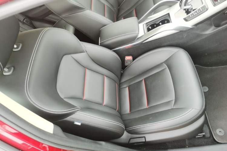 Used Geely Auto Emgrand X7 Sport 2020 1.8TD DCT Two-Wheel Drive Smart Connect 4G-Enabled Version Right Front Seat