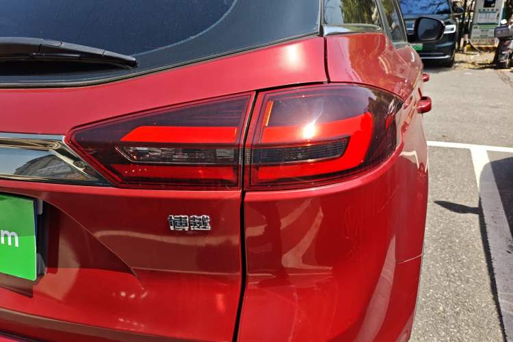Used Geely Auto Emgrand X7 Sport 2020 1.8TD DCT Two-Wheel Drive Zhiya Model Right Rear Taillight