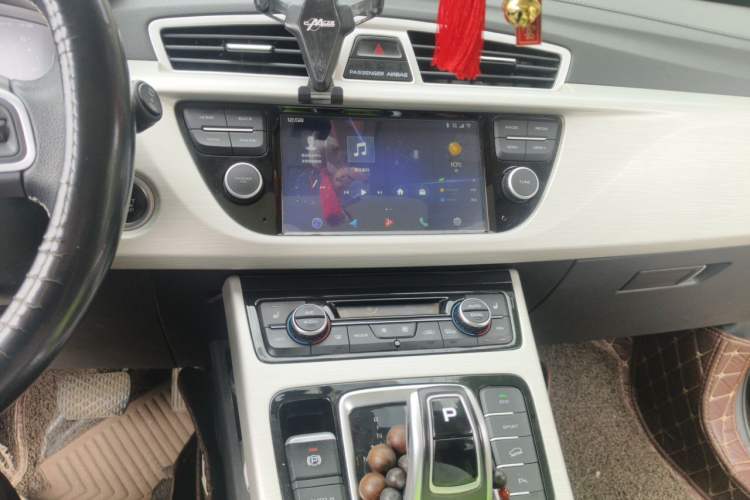Used Geely Auto Emgrand X7 Sport 2020 1.8TD DCT Two-Wheel Drive Smart Connect 4G-Enabled Version Audio And AC Panel