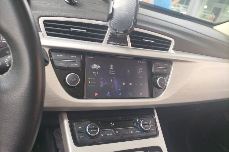 Used Geely Auto Emgrand X7 Sport 2020 1.8TD DCT Two-Wheel Drive Smart Connect 4G-Enabled Version Audio And AC Panel