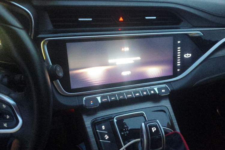Used Geely Auto Emgrand X7 Sport 2020 1.8TD DCT Smart Connect PRO Audio And AC Panel