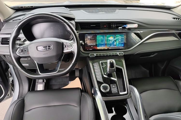 Used Geely Auto Emgrand X7 Sport 2020 1.5TD Automatic Smart Connect PRO Center Console