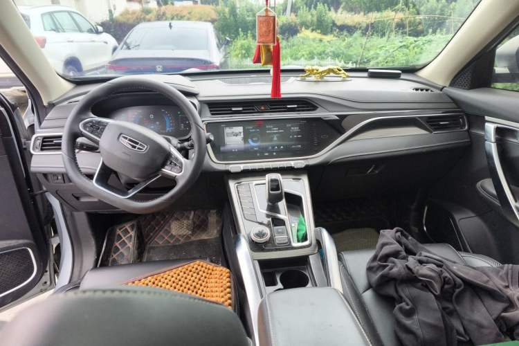 Used Geely Auto Emgrand X7 Sport 2020 1.8TD DCT Smart Connect PRO Center Console
