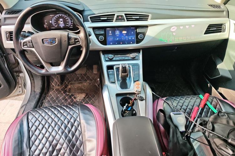 Used Geely Auto Emgrand X7 Sport 2020 1.8TD DCT Two-Wheel Drive Smart Connect 4G-Enabled Version Center Console