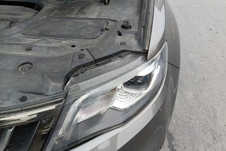 Used Geely Auto Emgrand X7 Sport 2020 1.8TD DCT Two-Wheel Drive Smart Connect 4G-Enabled Version Engine Bay Left