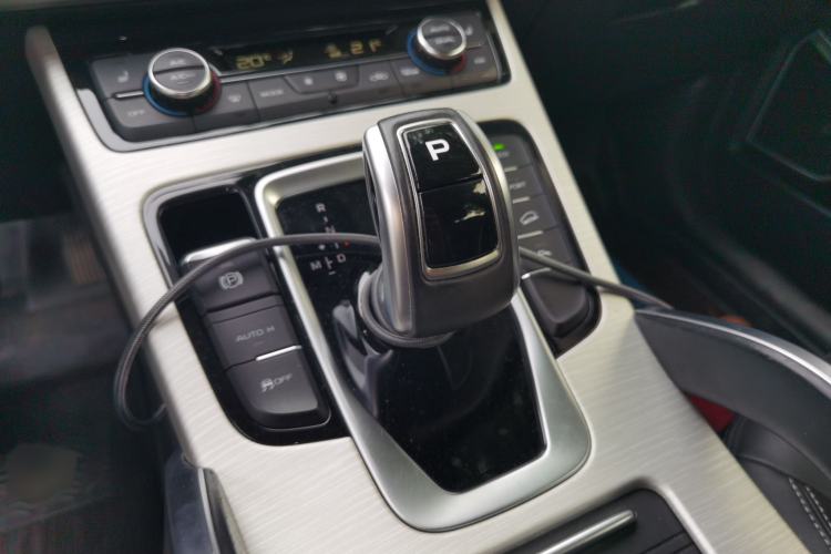 Used Geely Auto Emgrand X7 Sport 2020 1.8TD DCT Two-Wheel Drive Smart Connect 4G-Enabled Version Gear Lever
