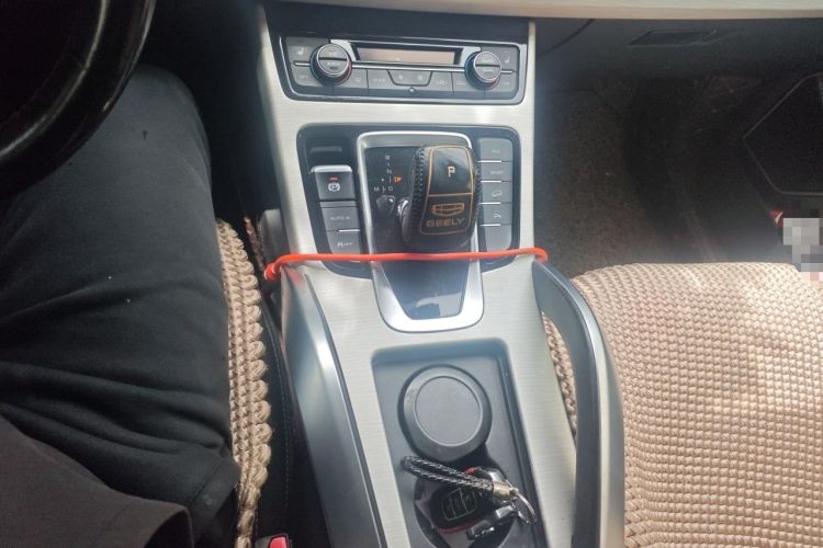 Used Geely Auto Emgrand X7 Sport 2020 1.8TD DCT Two-Wheel Drive Smart Connect 4G-Enabled Version Gear Lever