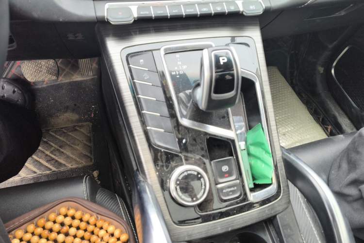 Used Geely Auto Emgrand X7 Sport 2020 1.8TD DCT Smart Connect PRO Gear Lever