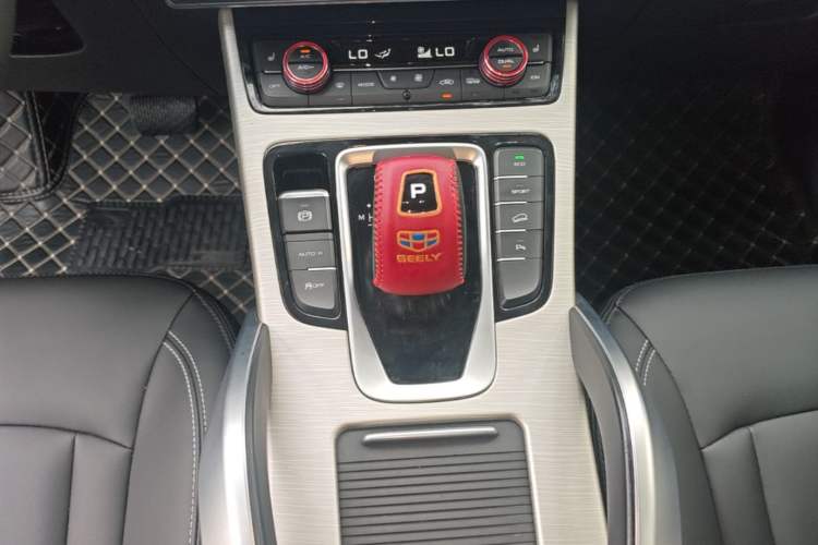 Used Geely Auto Emgrand X7 Sport 2020 1.8TD DCT Two-Wheel Drive Smart Connect 4G-Enabled Version Gear Lever