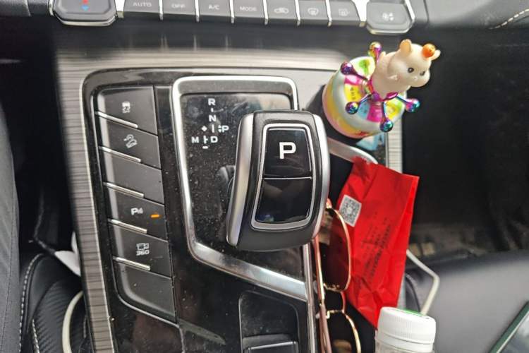 Used Geely Auto Emgrand X7 Sport 2020 1.8TD DCT Smart PRO Gear Lever