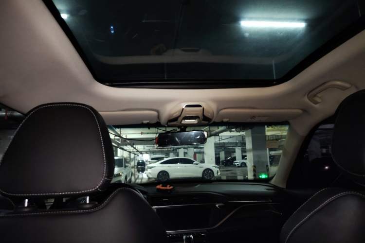 Used Geely Auto Emgrand X7 Sport 2020 1.5TD Automatic Smart Connect PRO Headliner