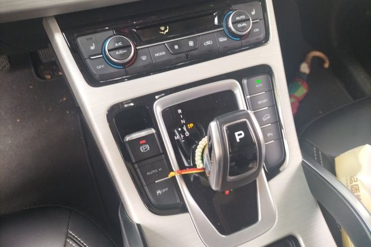 Used Geely Auto Emgrand X7 Sport 2020 1.8TD DCT Two-Wheel Drive Smart Connect 4G-Enabled Version Interior 1