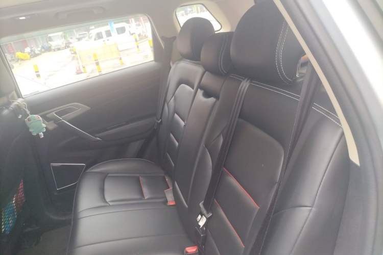 Used Geely Auto Emgrand X7 Sport 2020 1.8TD DCT Two-Wheel Drive Smart Connect 4G-Enabled Version Left Rear Seat