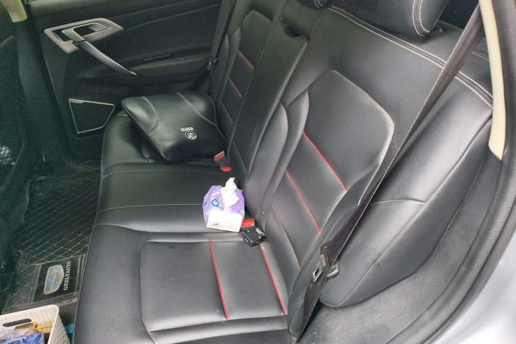 Used Geely Auto Emgrand X7 Sport 2020 1.8TD DCT Two-Wheel Drive Smart Connect 4G-Enabled Version Left Rear Seat