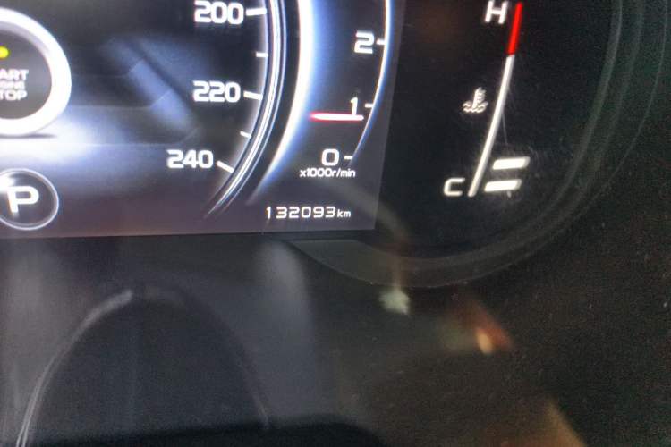Used Geely Auto Emgrand X7 Sport 2020 1.8TD DCT Two-Wheel Drive Smart Connect 4G-Enabled Version Odometer Close Up