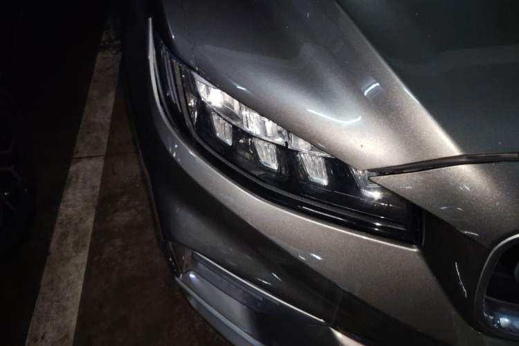 Used Geely Auto Emgrand X7 Sport 2020 1.5TD Automatic Smart Connect PRO Right Front Headlight
