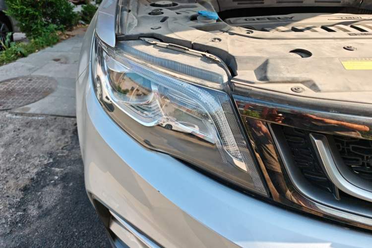 Used Geely Auto Emgrand X7 Sport 2020 1.8TD DCT Two-Wheel Drive Smart Connect 4G-Enabled Version Right Front Headlight