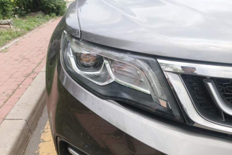 Used Geely Auto Emgrand X7 Sport 2020 1.8TD DCT Two-Wheel Drive Smart Connect 4G-Enabled Version Right Front Headlight