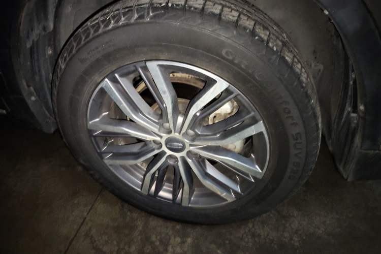 Used Geely Auto Emgrand X7 Sport 2020 1.5TD Automatic Smart Connect PRO Right Front Wheel Hub
