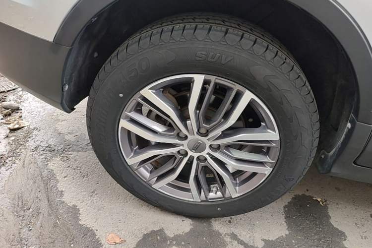 Used Geely Auto Emgrand X7 Sport 2020 1.5TD Automatic Smart Connect PRO Right Rear Wheel Hub