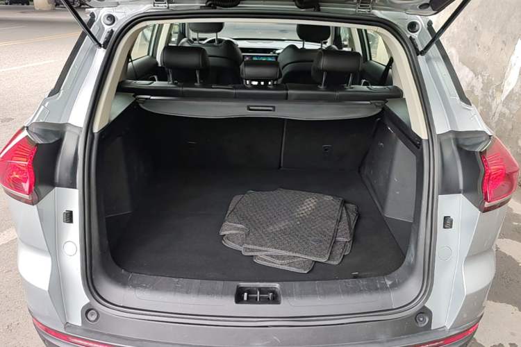 Used Geely Auto Emgrand X7 Sport 2020 1.5TD Automatic Smart Connect PRO Trunk
