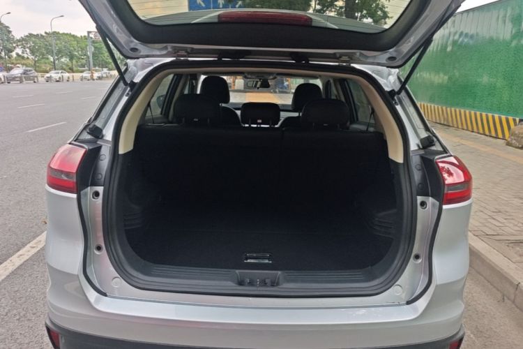 Used Geely Auto Emgrand X7 Sport 2020 1.8TD DCT Two-Wheel Drive Smart Connect 4G-Enabled Version Trunk
