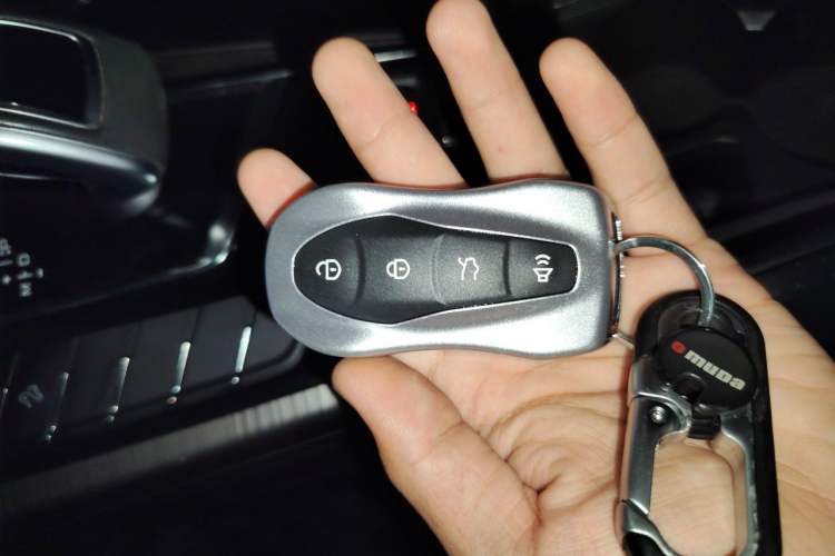 Used Geely Auto Emgrand X7 Sport 2020 1.5TD Automatic Smart Connect PRO Vehicle Key