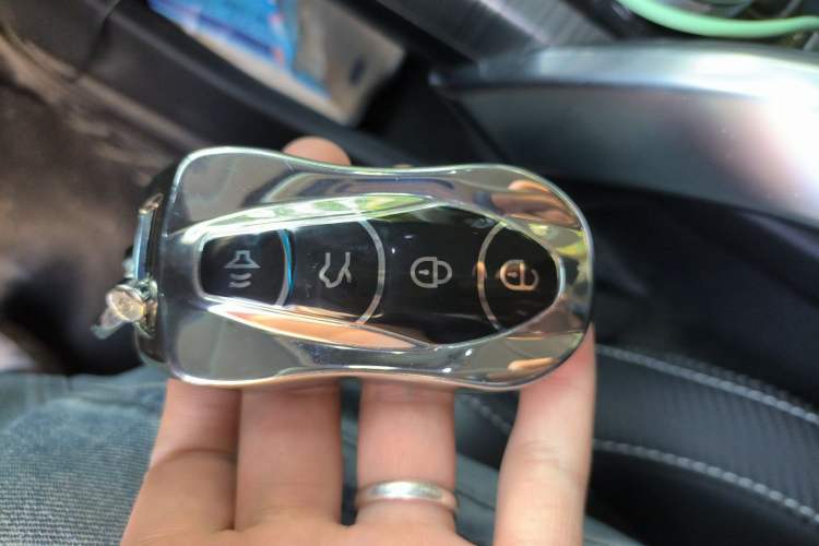 Used Geely Auto Emgrand X7 Sport 2020 1.8TD DCT Smart Connect PRO Vehicle Key