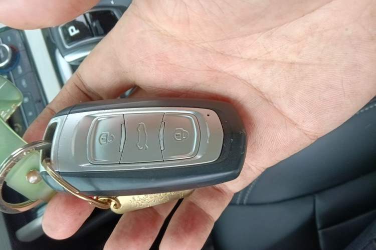 Used Geely Auto Emgrand X7 Sport 2020 1.8TD DCT Two-Wheel Drive Smart Connect 4G-Enabled Version Vehicle Key