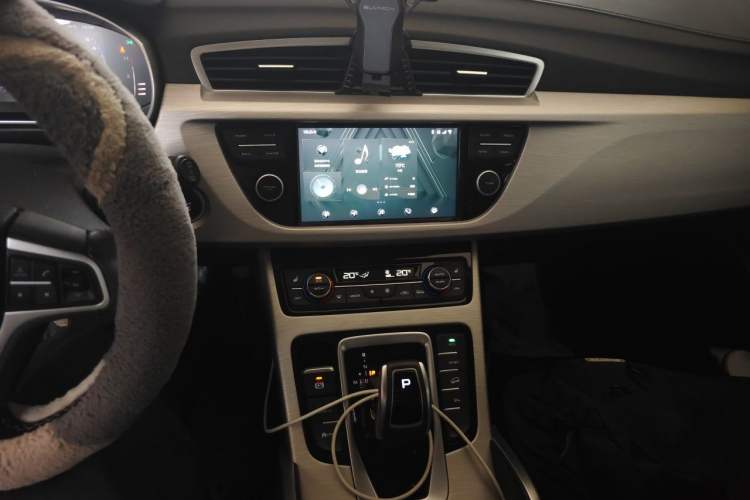 Used Geely Auto Emgrand X7 Sport 2020 1.8TD DCT Two-Wheel Drive Smart Connect 4G-Enabled Version Audio And AC Panel