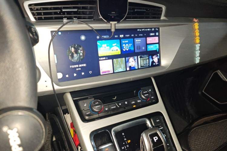 Used Geely Auto Emgrand X7 Sport 2020 1.8TD DCT Two-Wheel Drive Smart Connect 4G-Enabled Version Audio And AC Panel