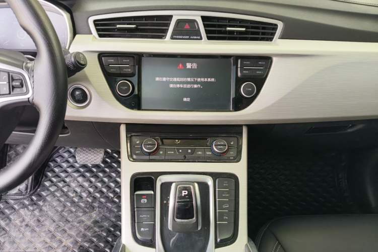 Used Geely Auto Emgrand X7 Sport 2020 1.8TD DCT Two-Wheel Drive Smart Connect 4G-Enabled Version Audio And AC Panel