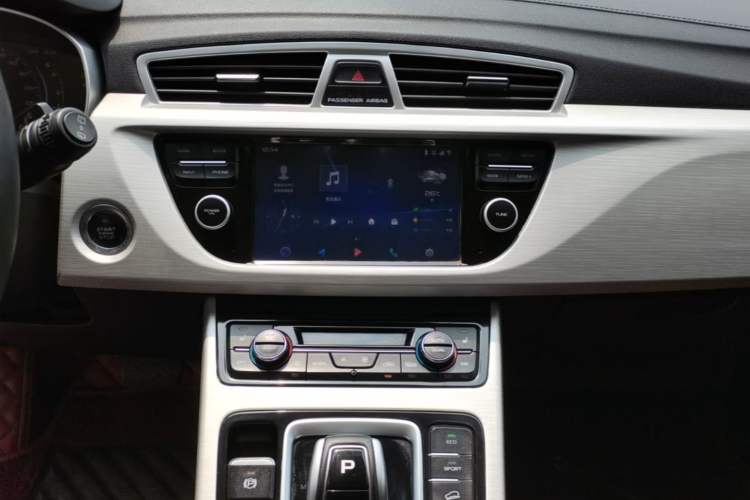 Used Geely Auto Emgrand X7 Sport 2020 1.8TD DCT Two-Wheel Drive Smart Connect 4G-Enabled Version Audio And AC Panel