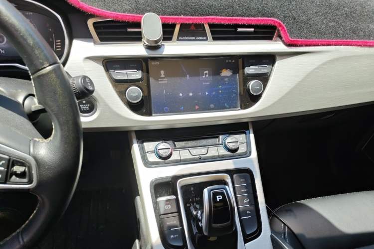 Used Geely Auto Emgrand X7 Sport 2020 1.8TD DCT Two-Wheel Drive Smart Connect 4G-Enabled Version Audio And AC Panel
