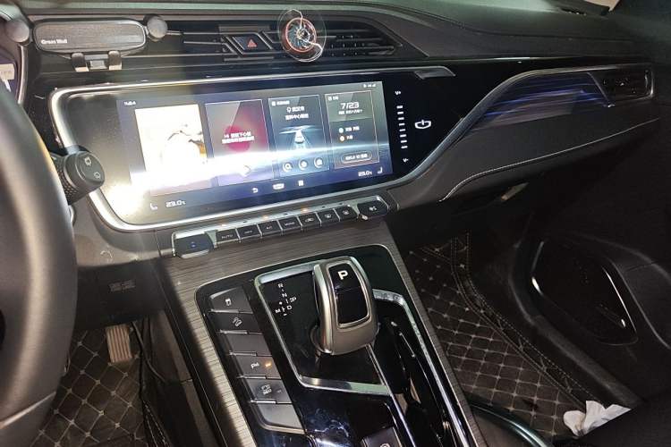 Used Geely Auto Emgrand X7 Sport 2020 1.8TD DCT ZhiZun PRO Audio And AC Panel