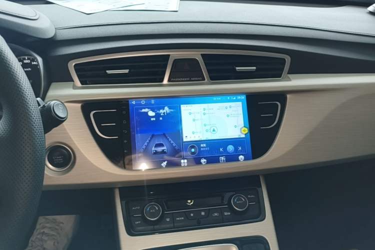 Used Geely Auto Emgrand X7 Sport 2020 1.8TD DCT Two-Wheel Drive Zhiya Model Audio And AC Panel