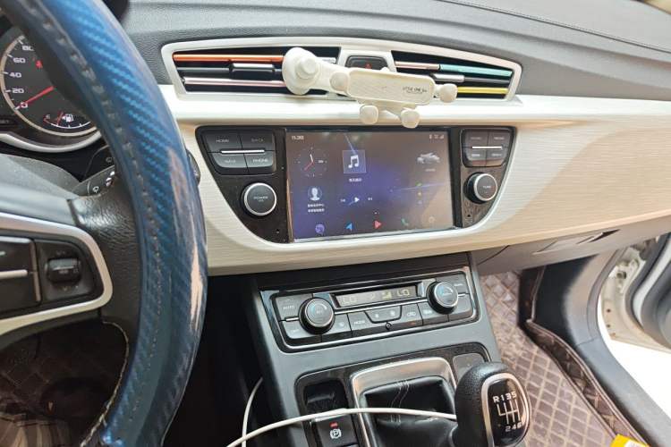Used Geely Auto Emgrand X7 Sport 2020 1.8TD Manual Two-Wheel Drive Elite Version Audio And AC Panel
