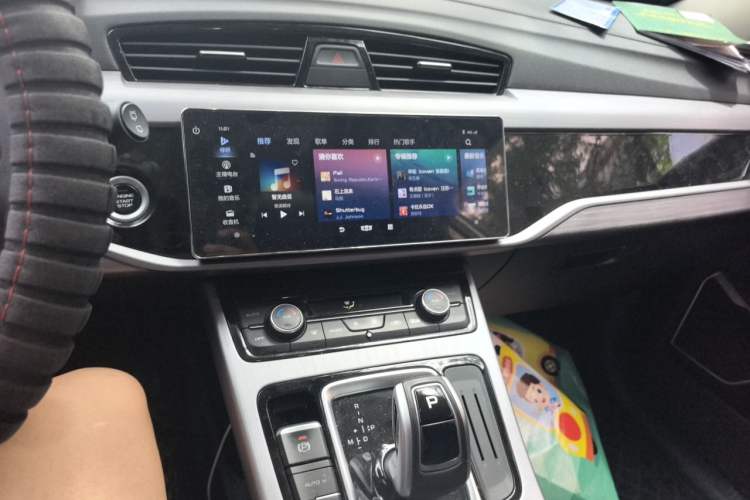 Used Geely Auto Emgrand X7 Sport 2020 1.8TD DCT Two-Wheel Drive Zhiya Model Audio And AC Panel
