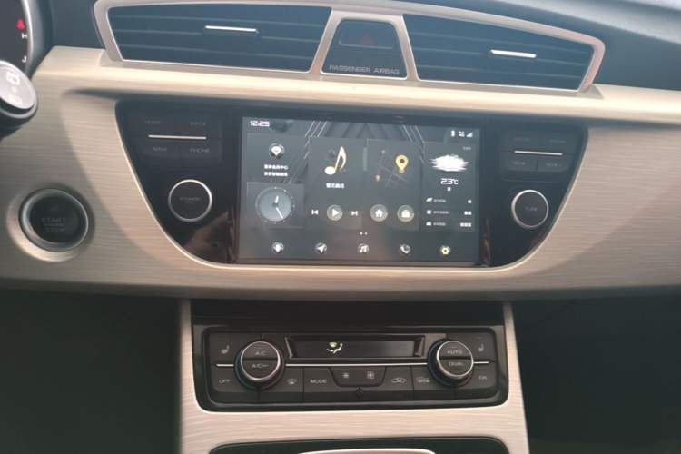 Used Geely Auto Emgrand X7 Sport 2020 1.8TD DCT Two-Wheel Drive Smart Connect 4G-Enabled Version Audio And AC Panel