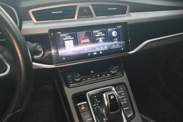 Used Geely Auto Emgrand X7 Sport 2020 1.8TD DCT Two-Wheel Drive Smart Connect 4G-Enabled Version Audio And AC Panel