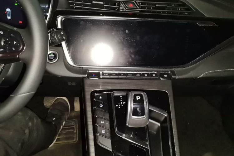 Used Geely Auto Emgrand X7 Sport 2020 1.8TD DCT Smart PRO Audio And AC Panel
