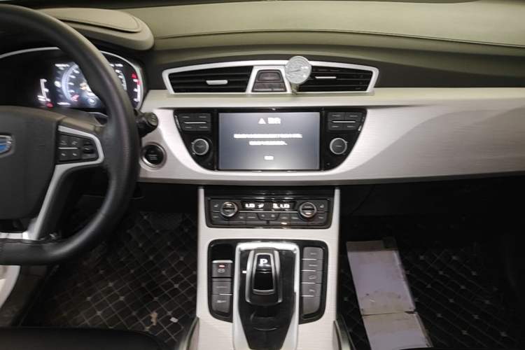 Used Geely Auto Emgrand X7 Sport 2020 1.8TD DCT Two-Wheel Drive Smart Connect 4G-Enabled Version Audio And AC Panel