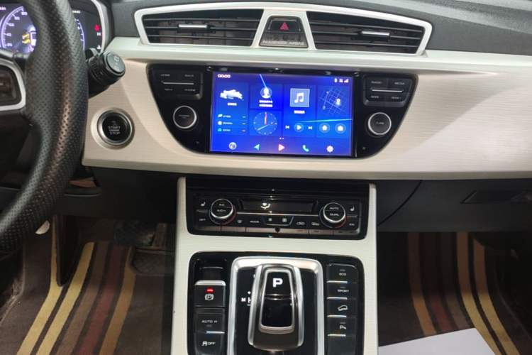 Used Geely Auto Emgrand X7 Sport 2020 1.8TD DCT Two-Wheel Drive Smart Connect 4G-Enabled Version Audio And AC Panel