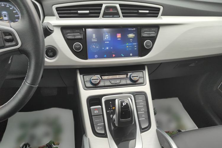 Used Geely Auto Emgrand X7 Sport 2020 1.8TD DCT Two-Wheel Drive Smart Connect 4G-Enabled Version Audio And AC Panel