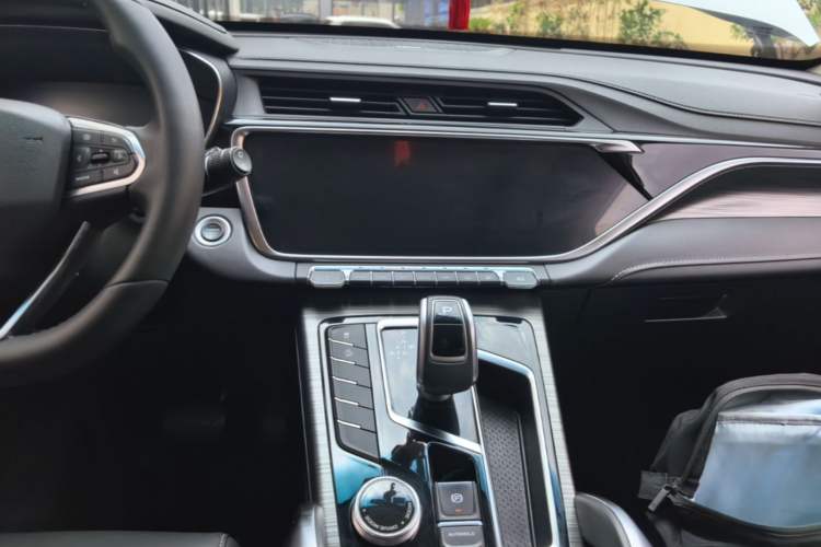Used Geely Auto Emgrand X7 Sport 2020 1.5TD Automatic Smart Connect PRO Audio And AC Panel
