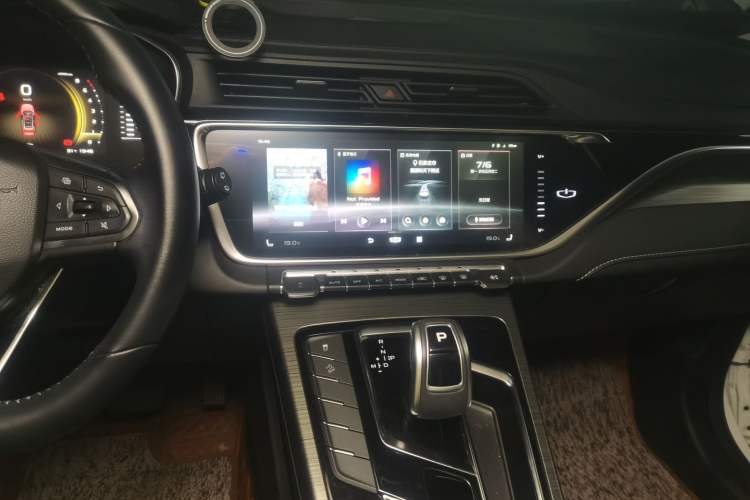 Used Geely Auto Emgrand X7 Sport 2020 1.5TD Automatic Smart Connect PRO Audio And AC Panel