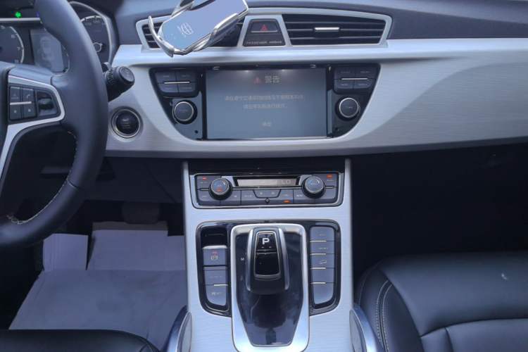 Used Geely Auto Emgrand X7 Sport 2020 1.8TD DCT Two-Wheel Drive Zhiya Model Audio And AC Panel